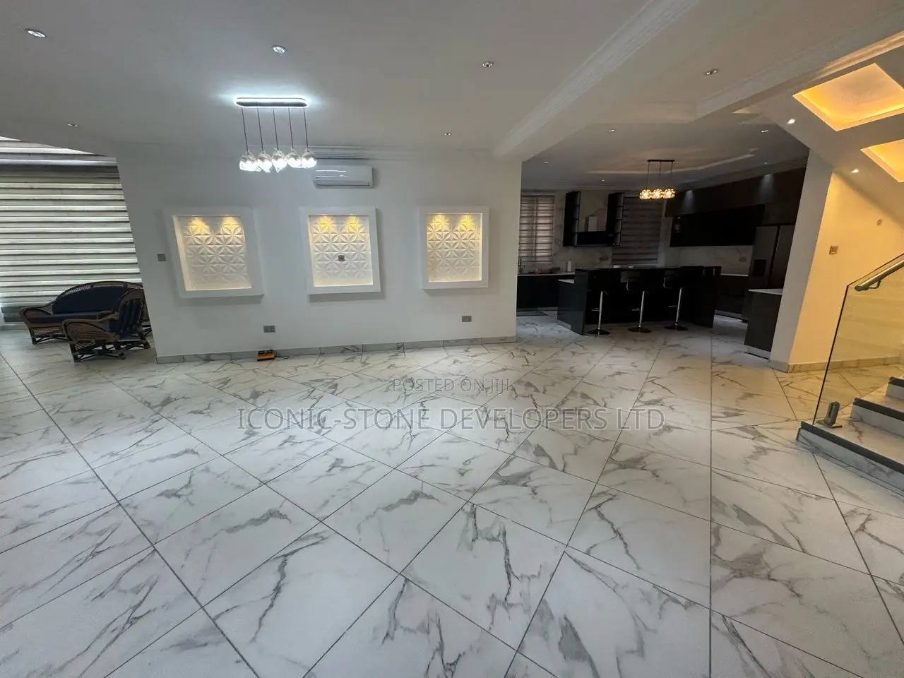 5bdrm Mansion in Lakeside, Ashaley Botwe for sale