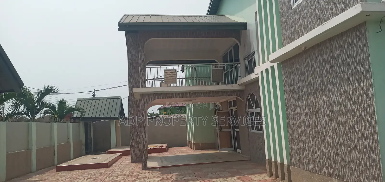 18-Bed en-Suite Commercial Property for Sale — Odorkor Tipper, Accra