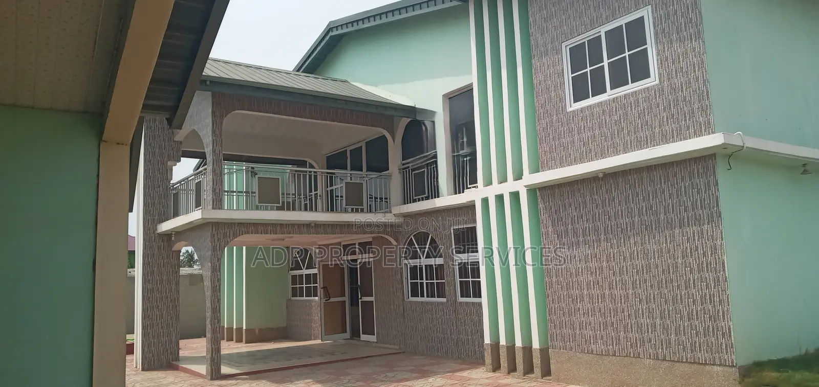 18-Bed en-Suite Commercial Property for Sale — Odorkor Tipper, Accra