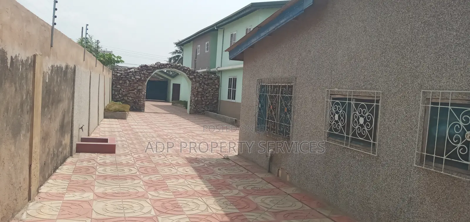 18-Bed en-Suite Commercial Property for Sale — Odorkor Tipper, Accra