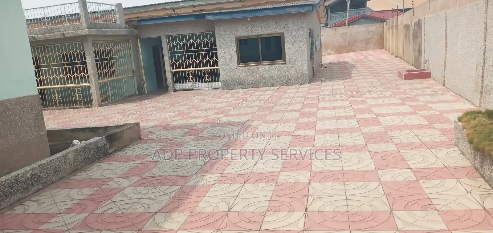 18-Bed en-Suite Commercial Property for Sale — Odorkor Tipper, Accra
