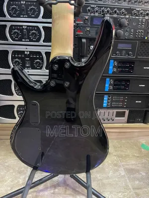 Ibanez Soundgear Gio 5strings Active Bass Guitar