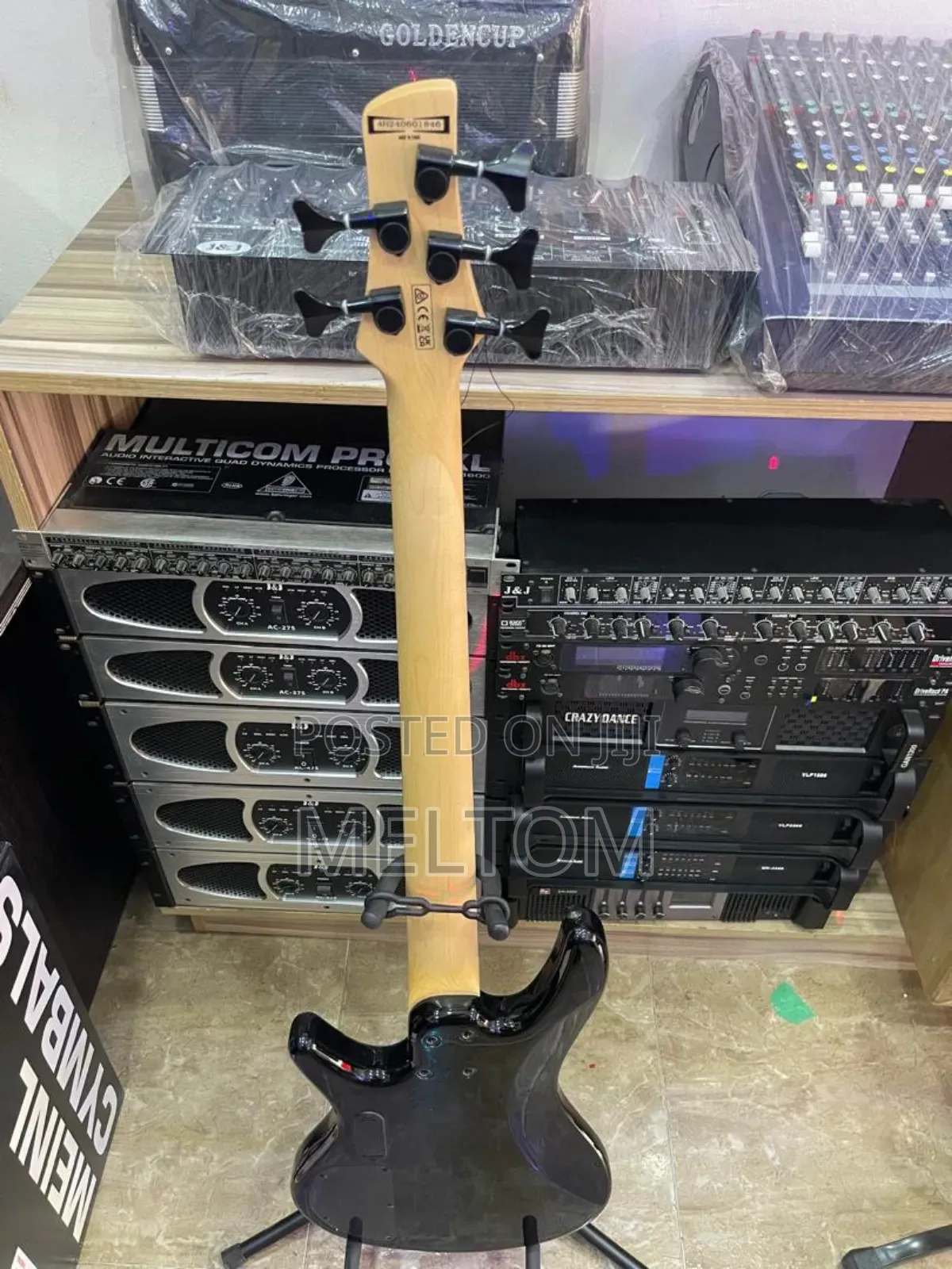 Ibanez Soundgear Gio 5strings Active Bass Guitar
