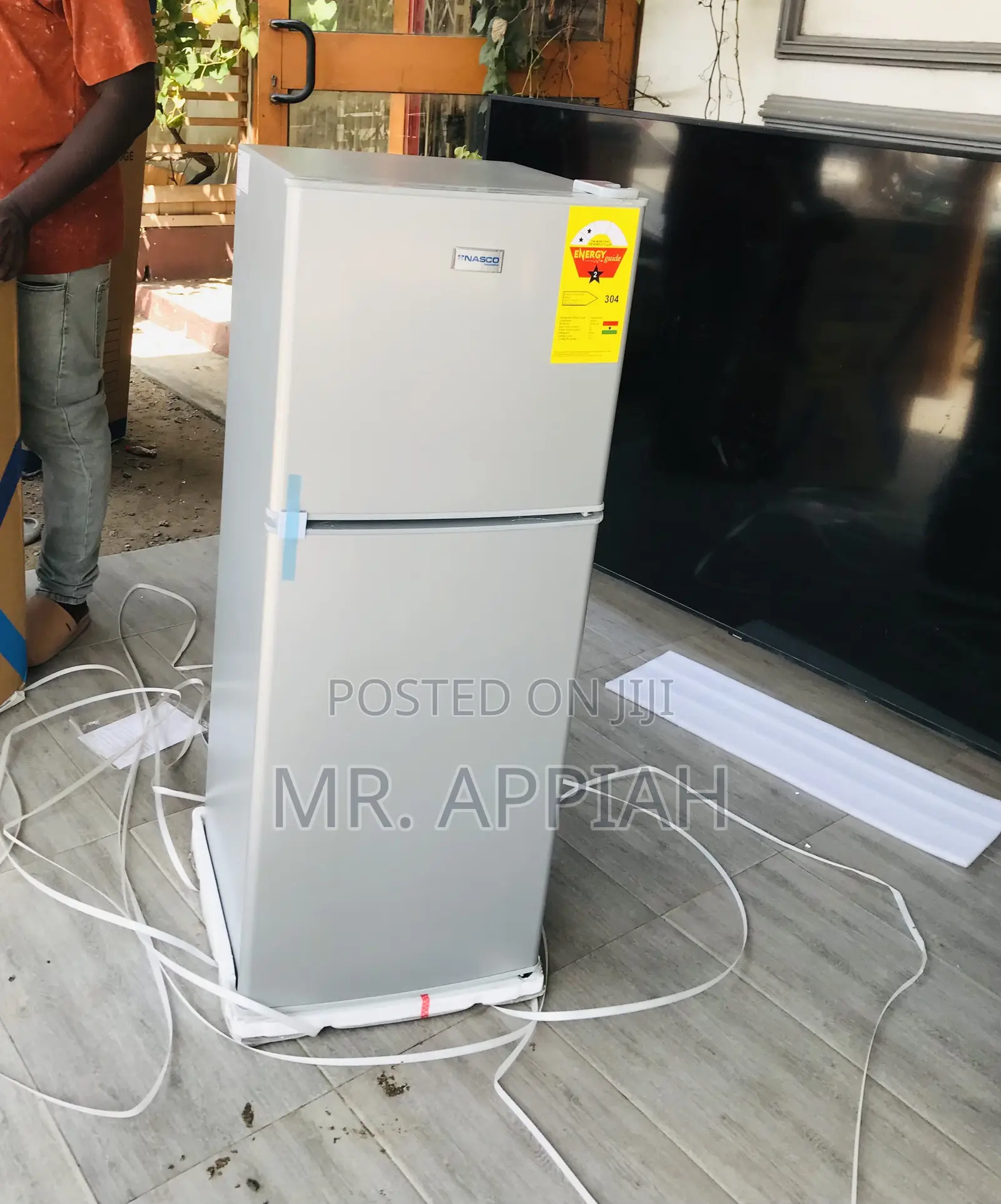 Efficient Nasco Nas2-18fl. 136L Top Mount Freezer Fridge.