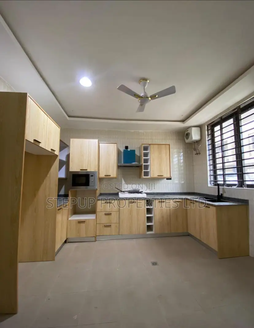 3bdrm House in Spintex for sale