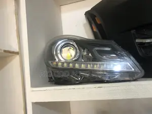 Front Headlights for Mercedes for Benz W204