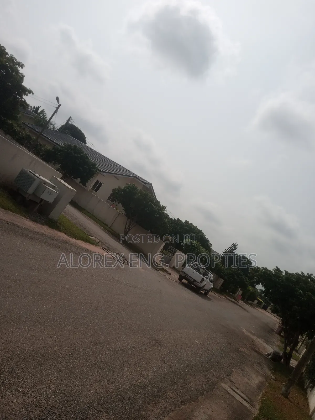 3bdrm House in Self Compound, Oyarifa for rent
