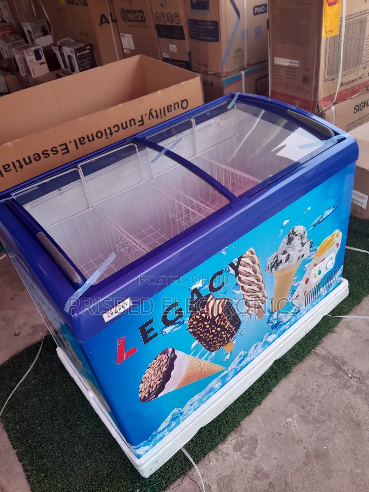 %Legacy Icecream / Display Freezer 258 Litres