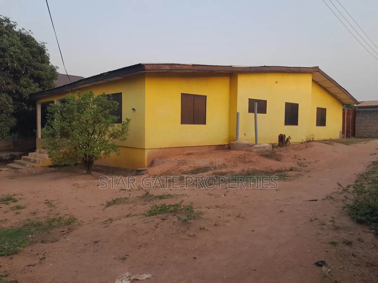 7bdrm House in Kenyasi Brofoyeduru, Kumasi Metropolitan for sale