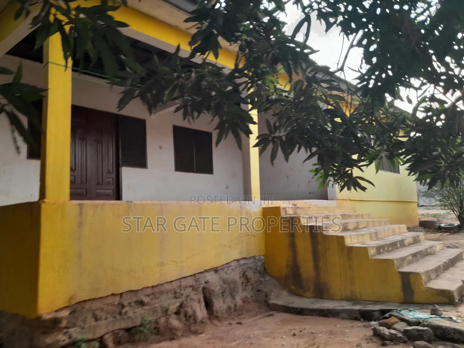 7bdrm House in Kenyasi Brofoyeduru, Kumasi Metropolitan for sale