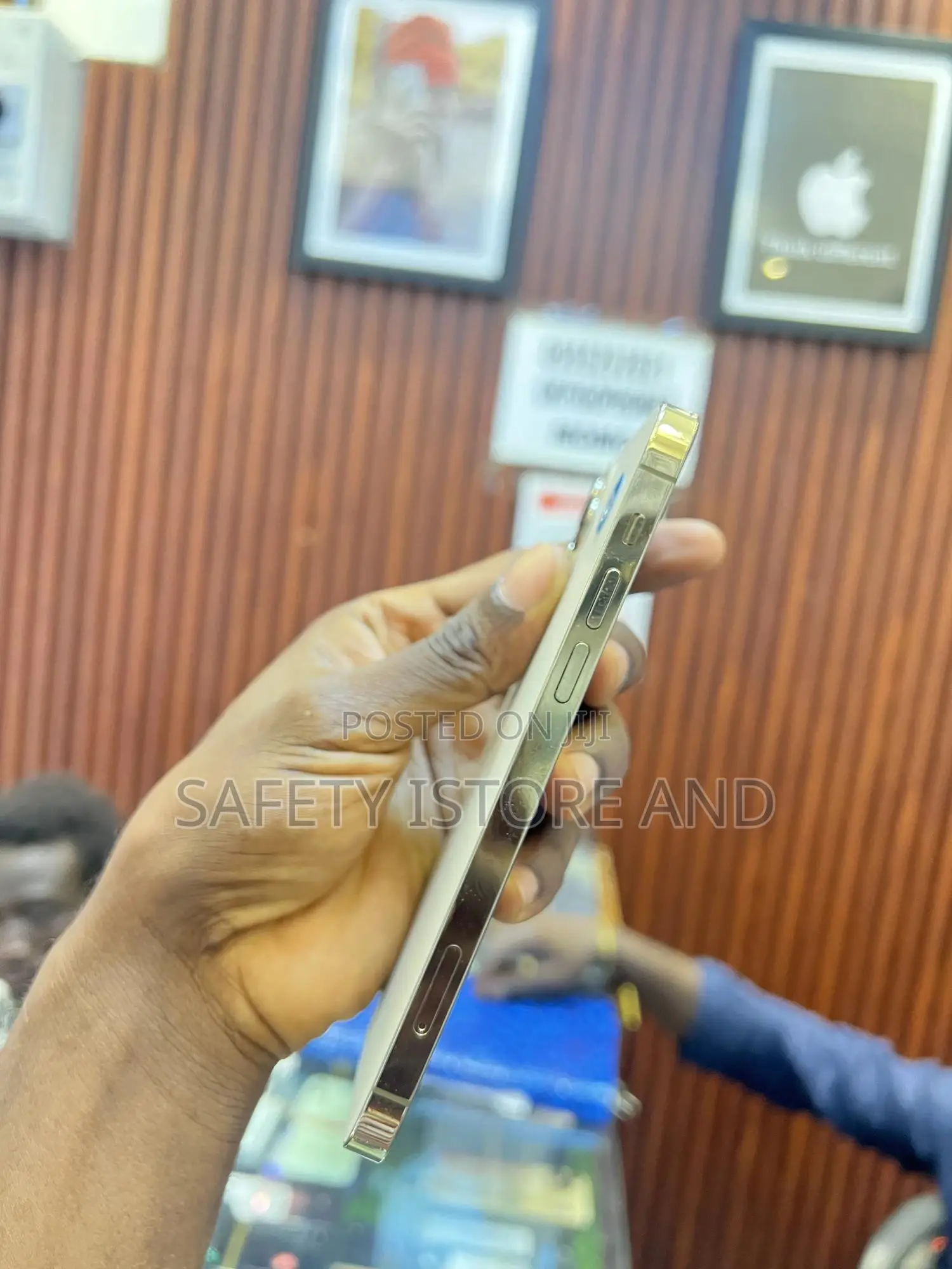 New Apple iPhone 12 Pro 128 GB Gold
