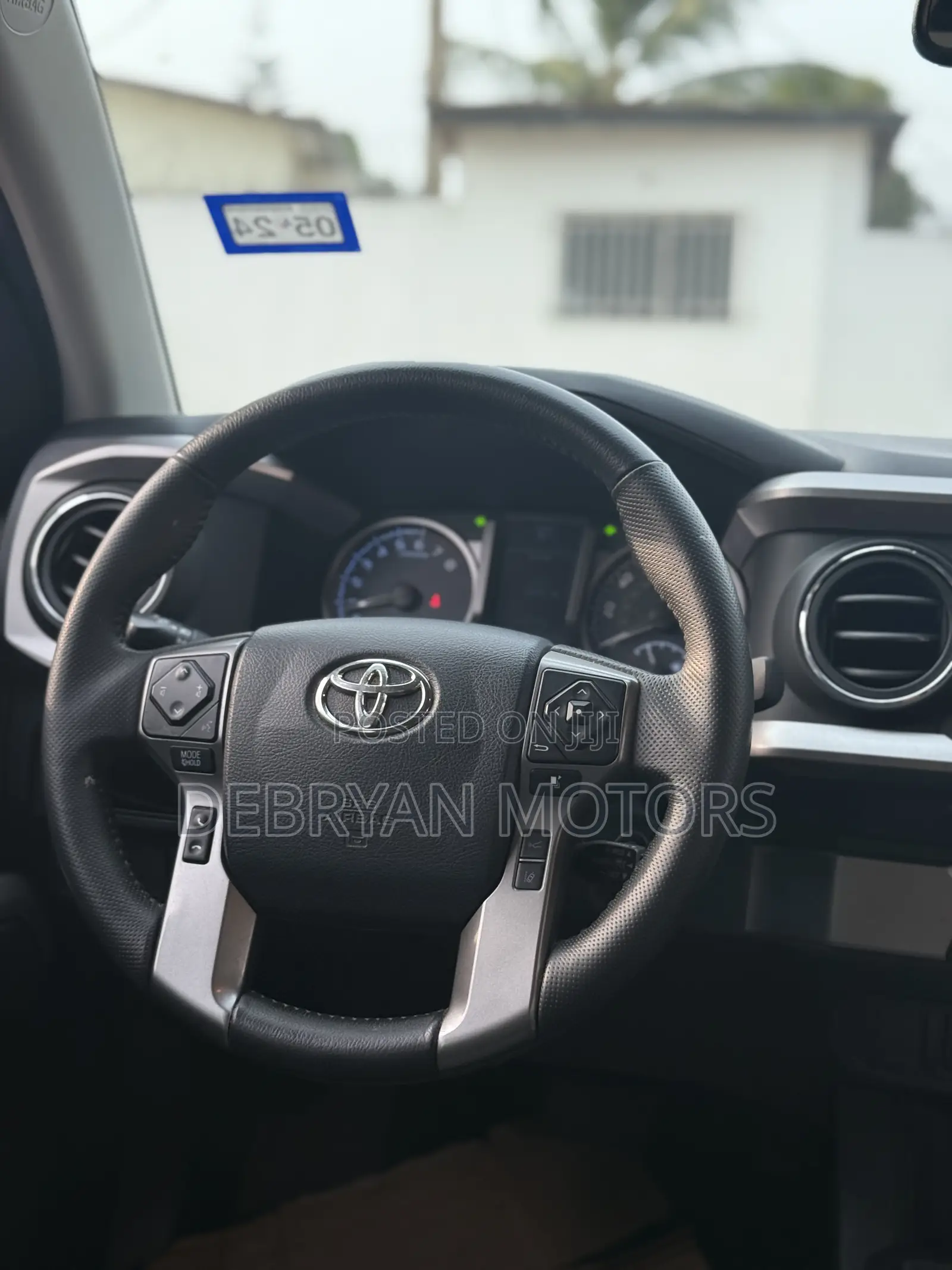 Toyota Tacoma SR5 2019 Silver