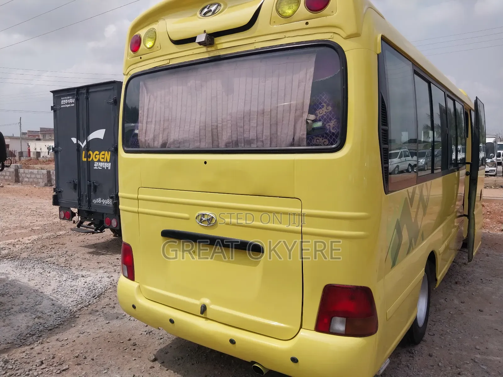 Hyundai County 2010 Orange