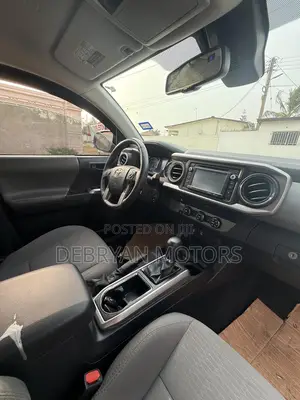 Toyota Tacoma SR5 2019 Silver