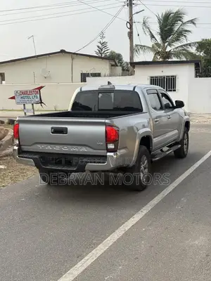 Toyota Tacoma SR5 2019 Silver