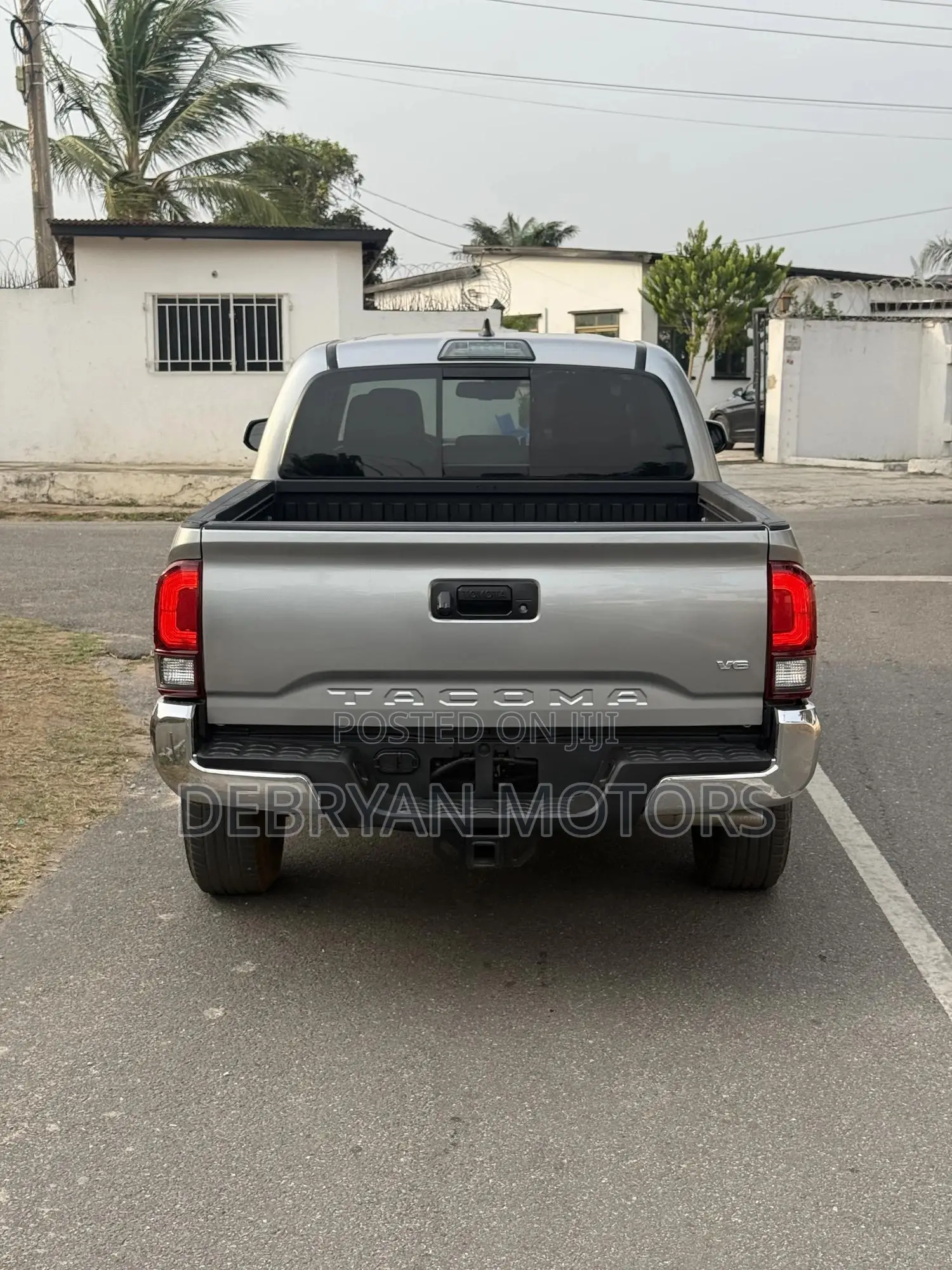 Toyota Tacoma SR5 2019 Silver