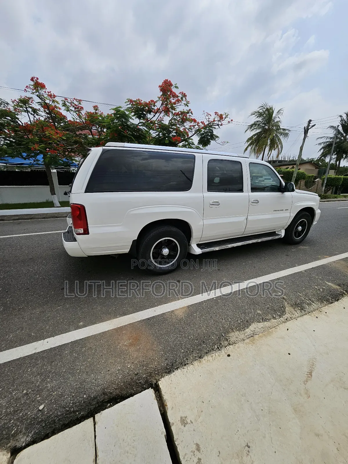 Cadillac Escalade ESV 2006 White