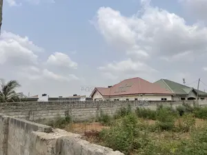 1 Plot of Registered Land for Sale in Comm.25