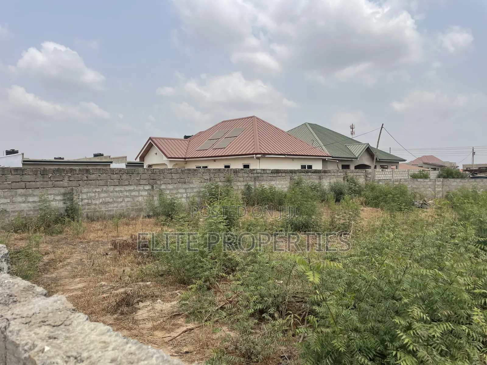1 Plot of Registered Land for Sale in Comm.25