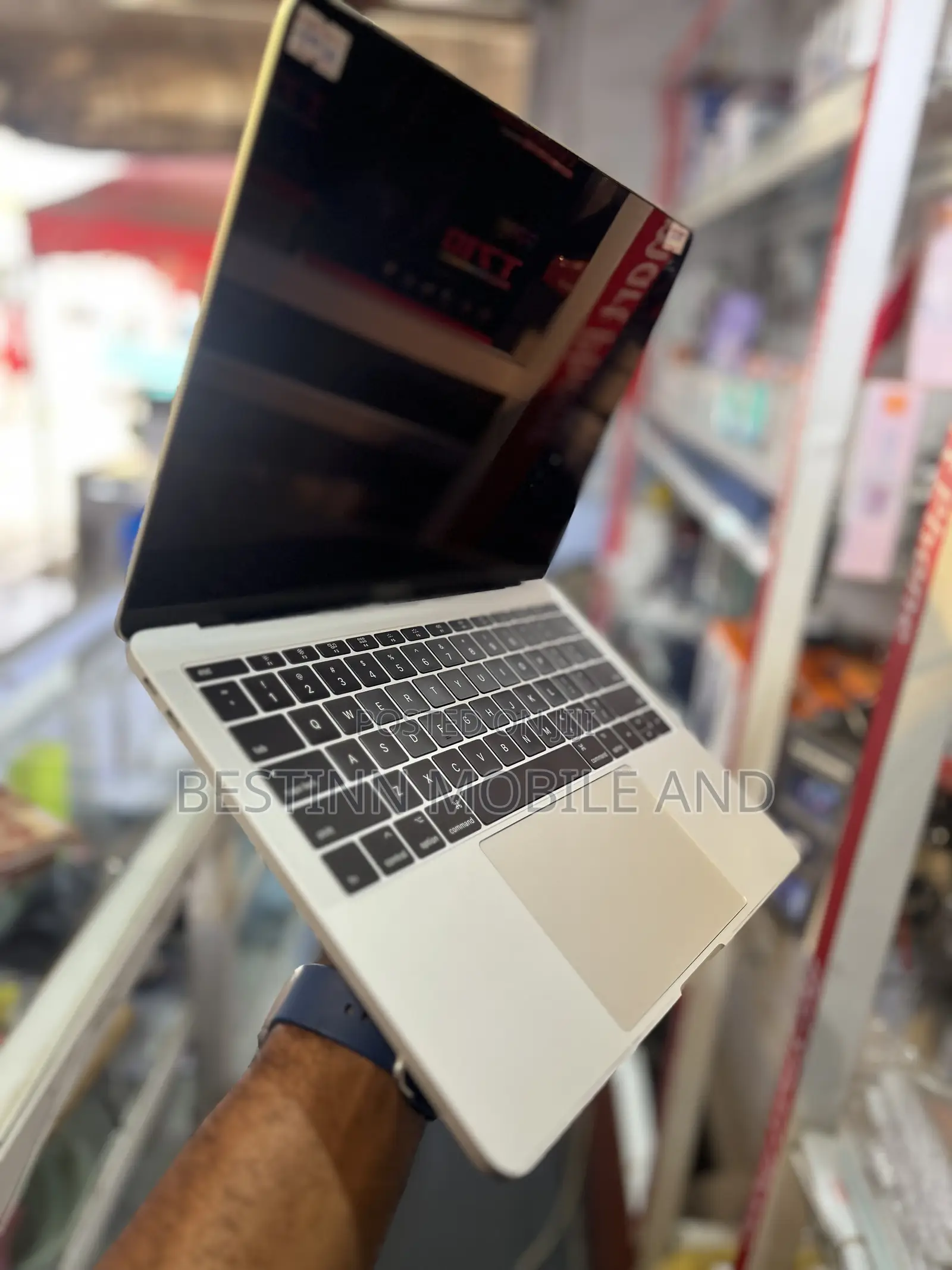 Laptop Apple MacBook Pro 2018 8GB Intel Core i5 eMMC 256GB