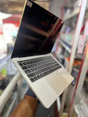 Laptop Apple MacBook Pro 2018 8GB Intel Core i5 eMMC 256GB