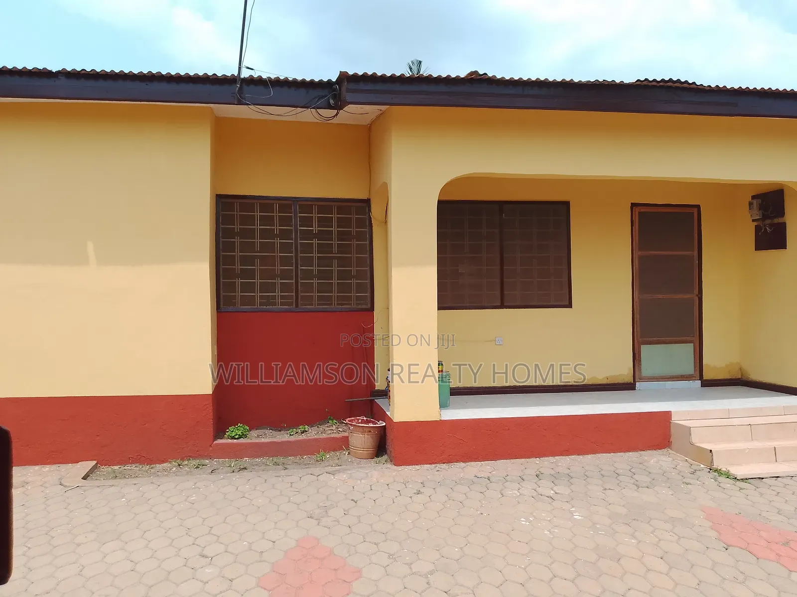 2bdrm House in Regimanuel Estate, Spintex for rent