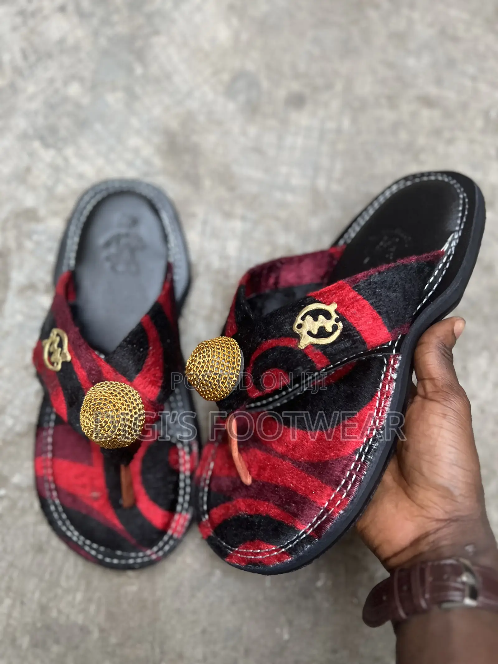 Black and Red Royal Ahenema / Chawchaw