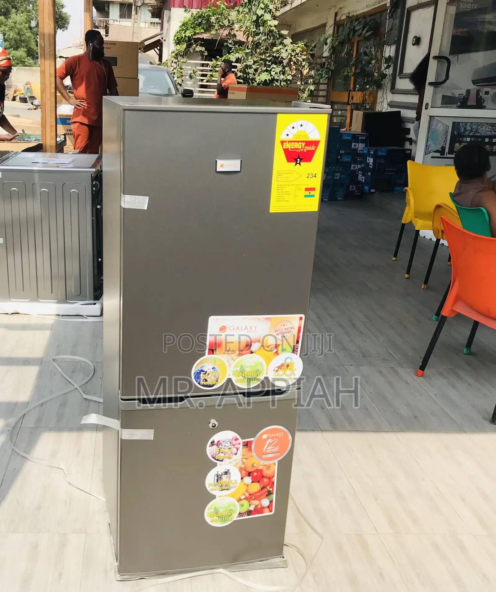 Revolutionize Your Kitchen With Galazy GLX-200TM Fridge.