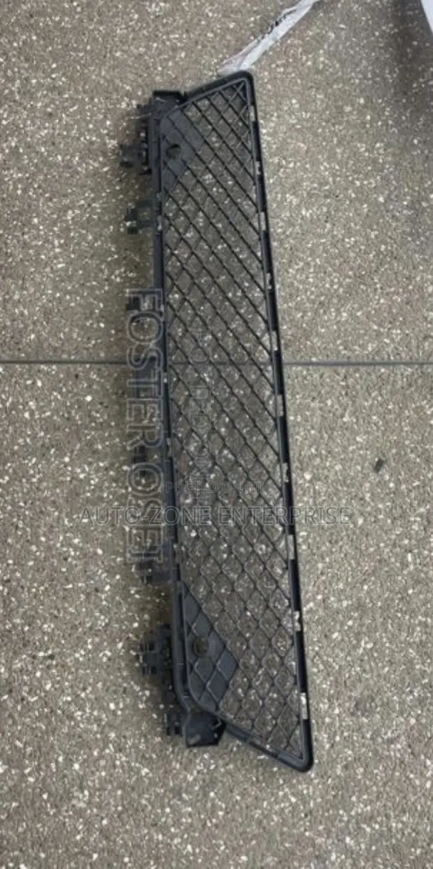 Benz W204 C250 Down Grille