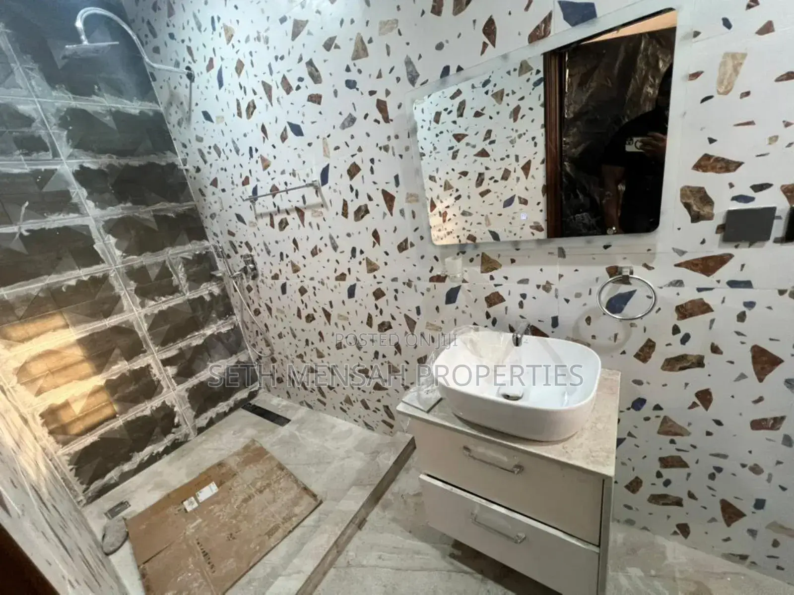 3bdrm Apartment in Skm Property, East Legon for rent