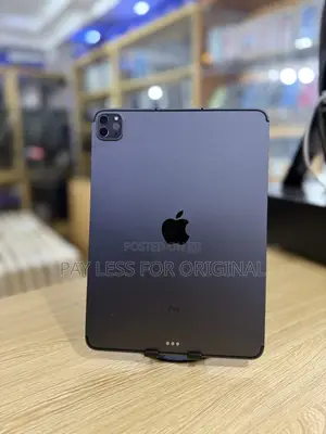 Apple iPad Pro 12.9 (2022) 128 GB Gray