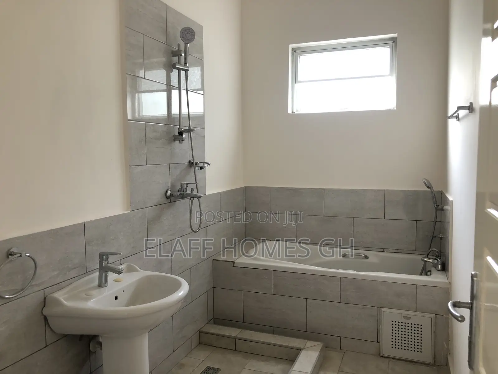 3bdrm Bungalow in Elaffhomesgh, East Legon for rent