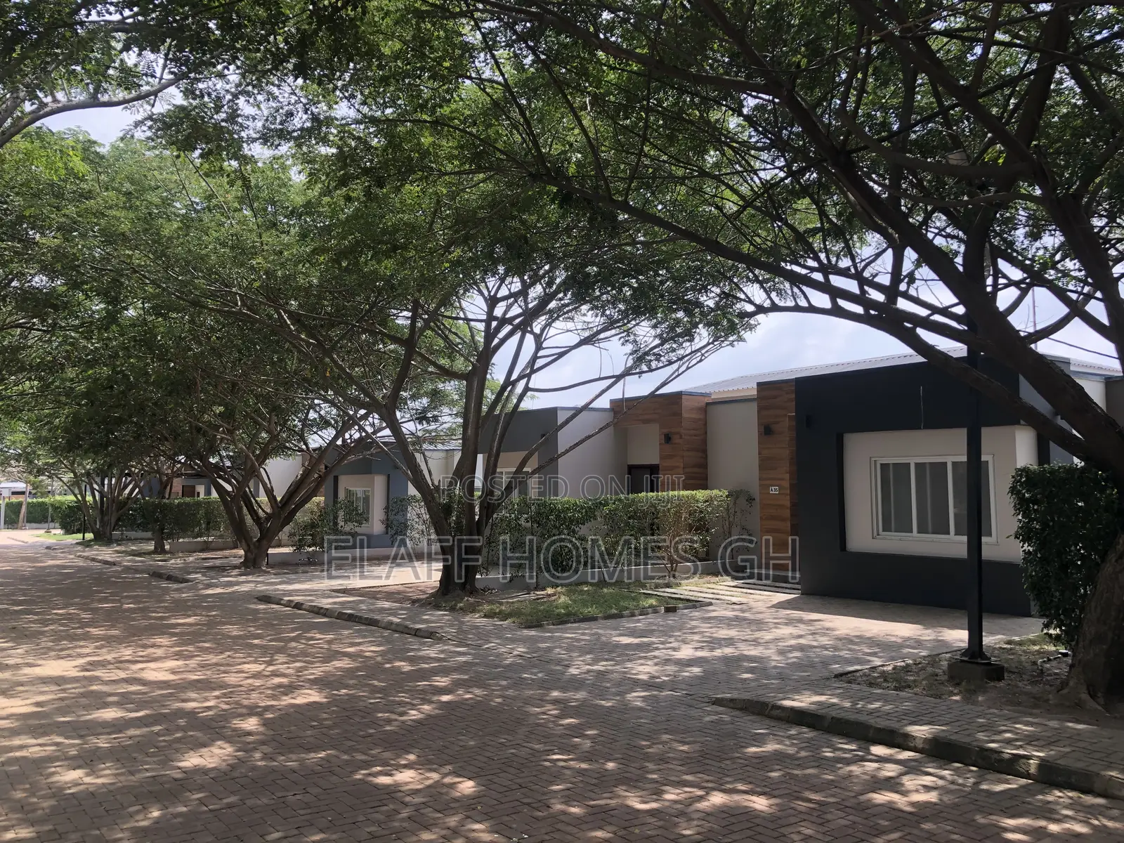 3bdrm Bungalow in Elaffhomesgh, East Legon for rent