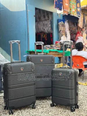 3set Quality Trolling Anticrake Luggages in Black Color