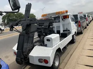 Towing Car Small