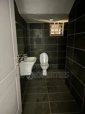 5bdrm Duplex in Kb Properties, Spintex for rent