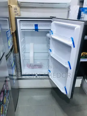 92 Liters Pearl Table Top Fridge With One Door and Ice Make