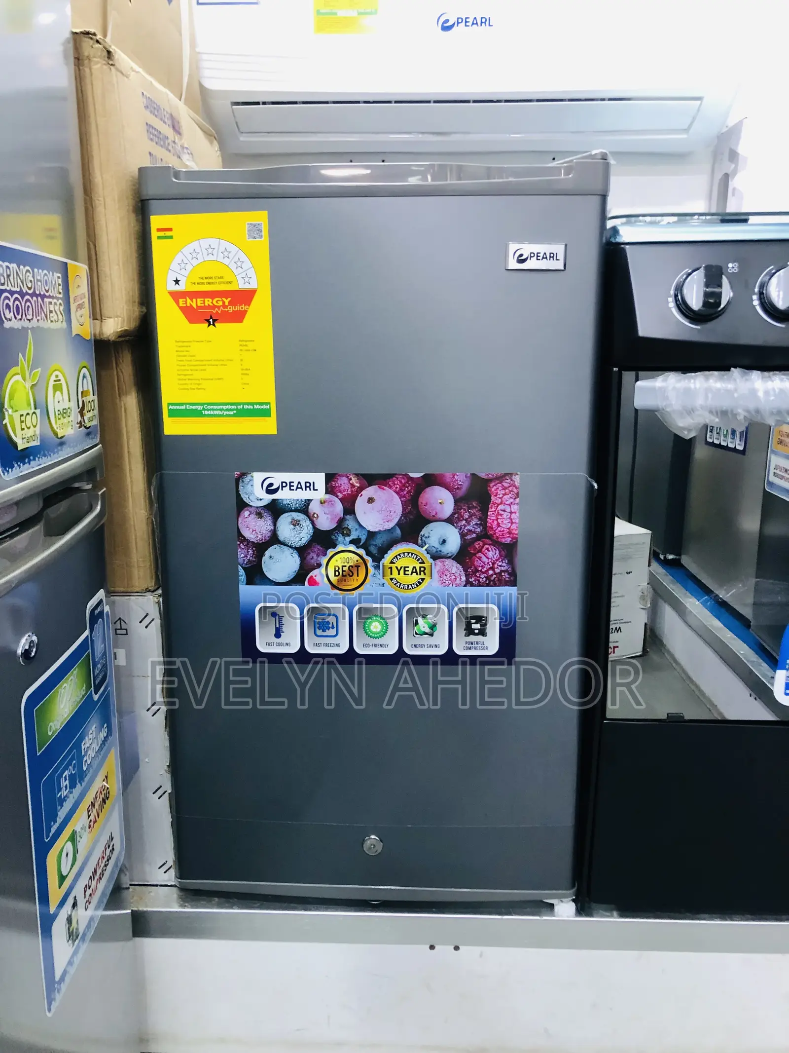 92 Liters Pearl Table Top Fridge With One Door and Ice Make