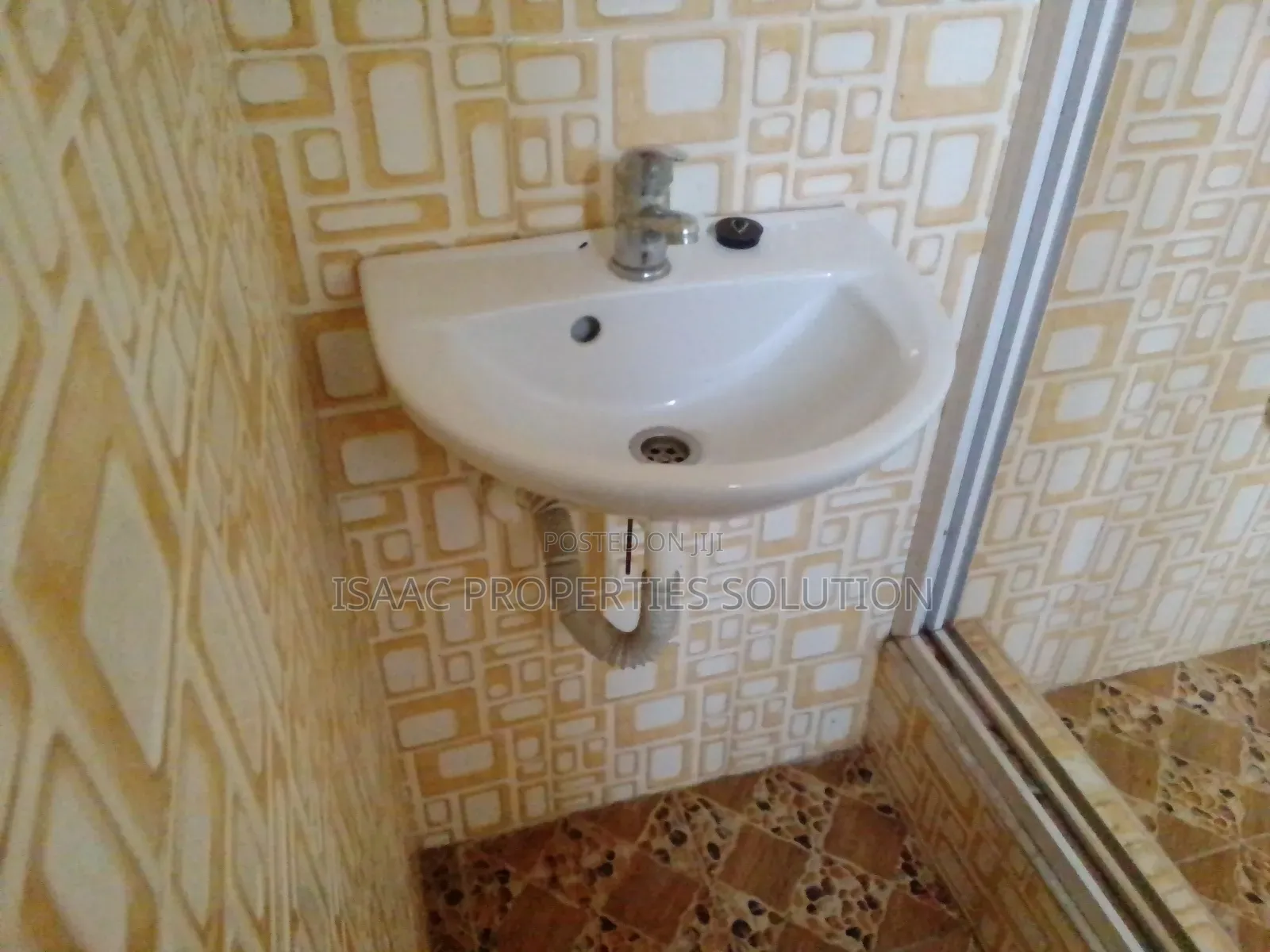 3bdrm Apartment in Isaac Properties, Shama Ahanta East Metropolitan