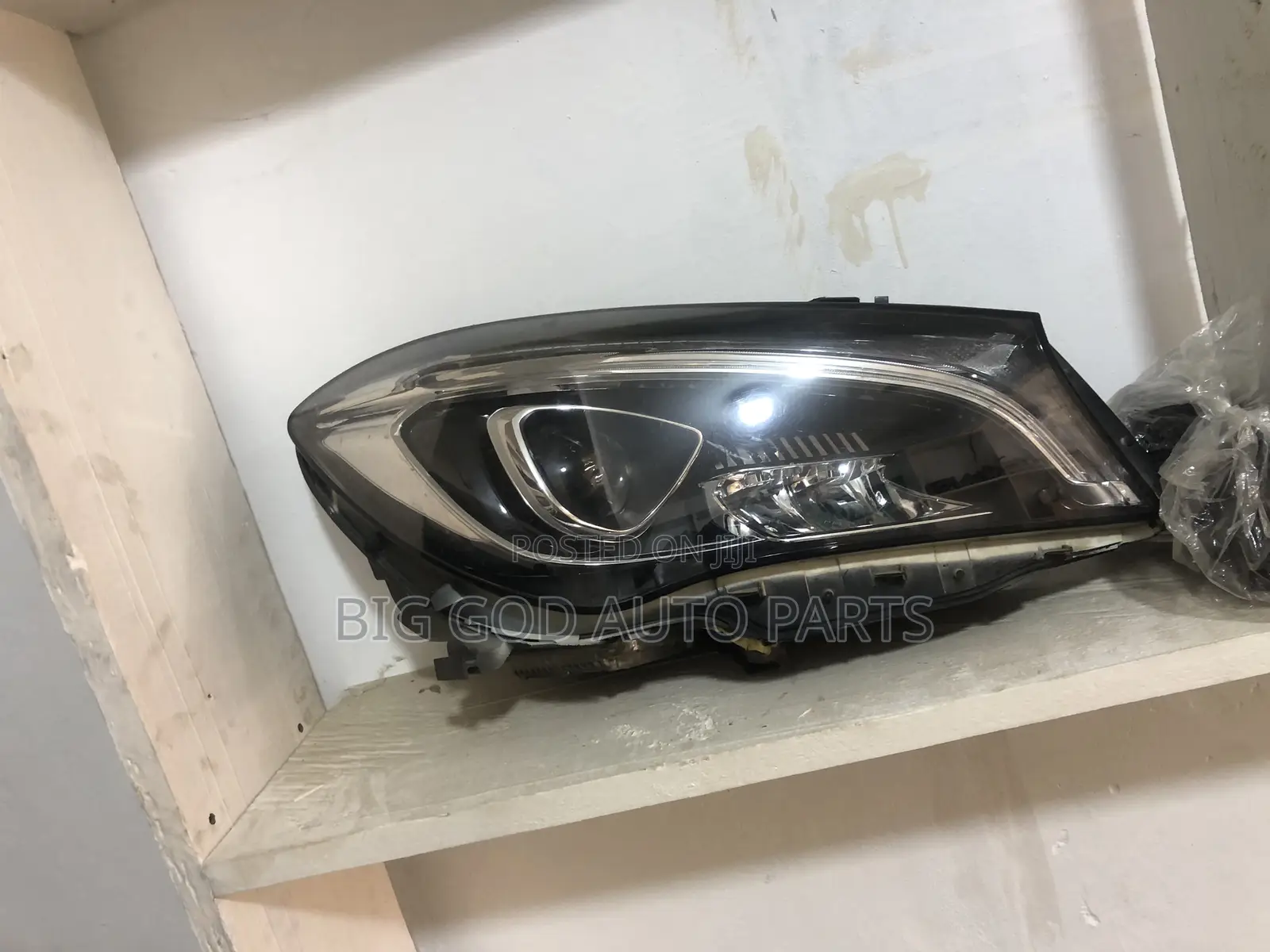 Headlight for a Mercedes-Benz Cla-Class