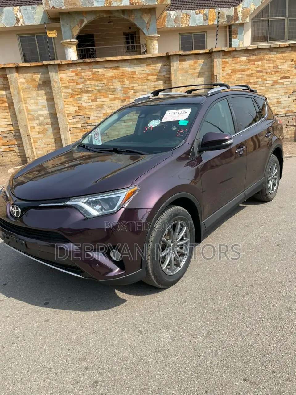 Toyota RAV4 XLE AWD (2.5L 4cyl 6A) 2017 Burgundy