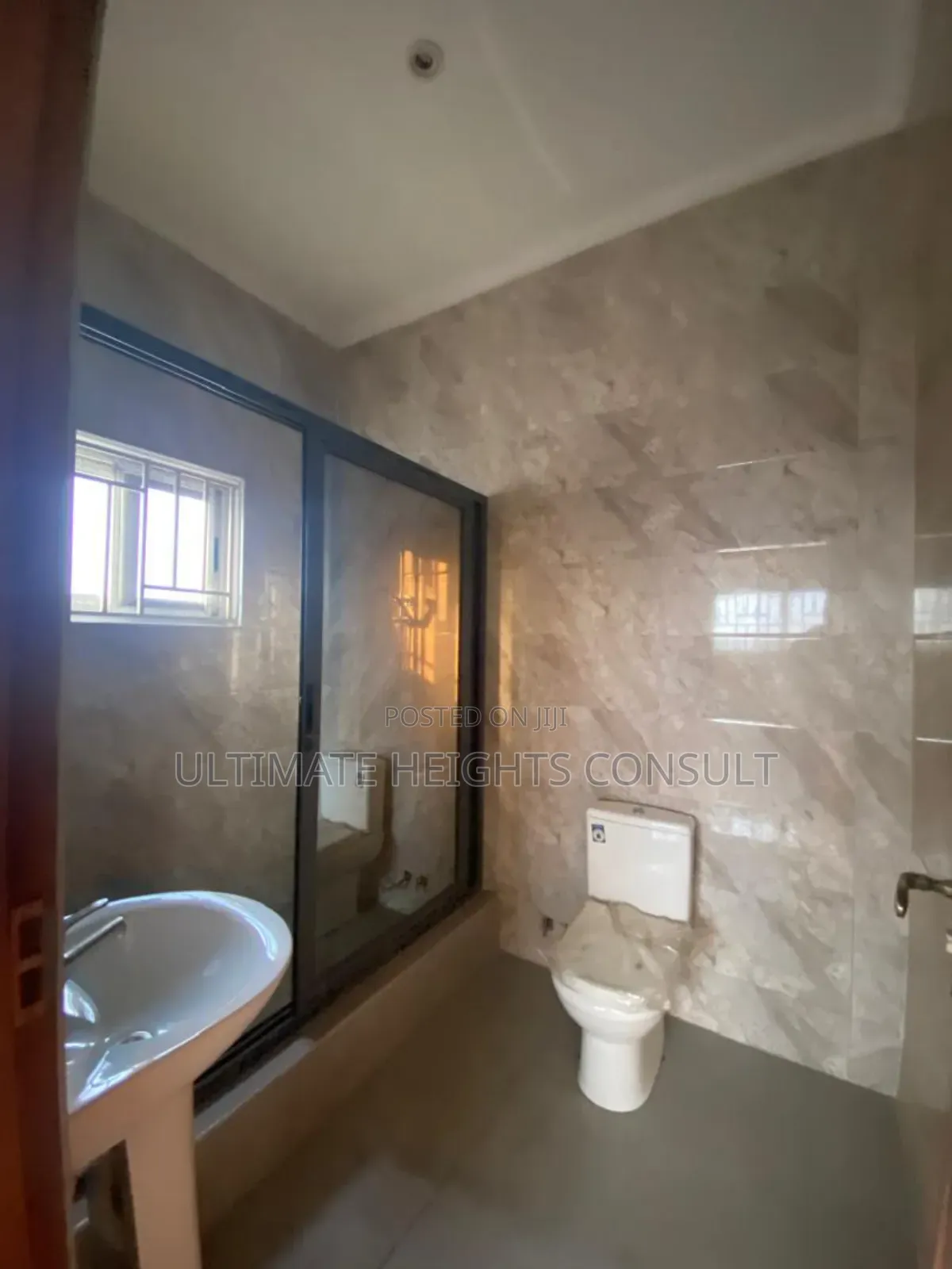 2bdrm Apartment in Odokor, North Kaneshie for rent