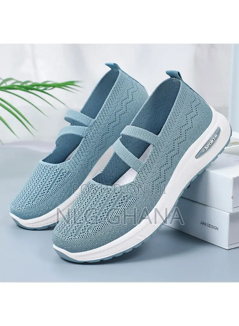 Lightweight Breathable Comfortable Mesh Soft Sole Slip-on Sh