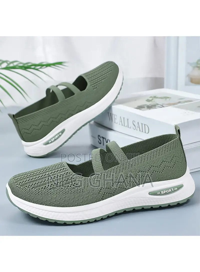 Lightweight Breathable Comfortable Mesh Soft Sole Slip-on Sh