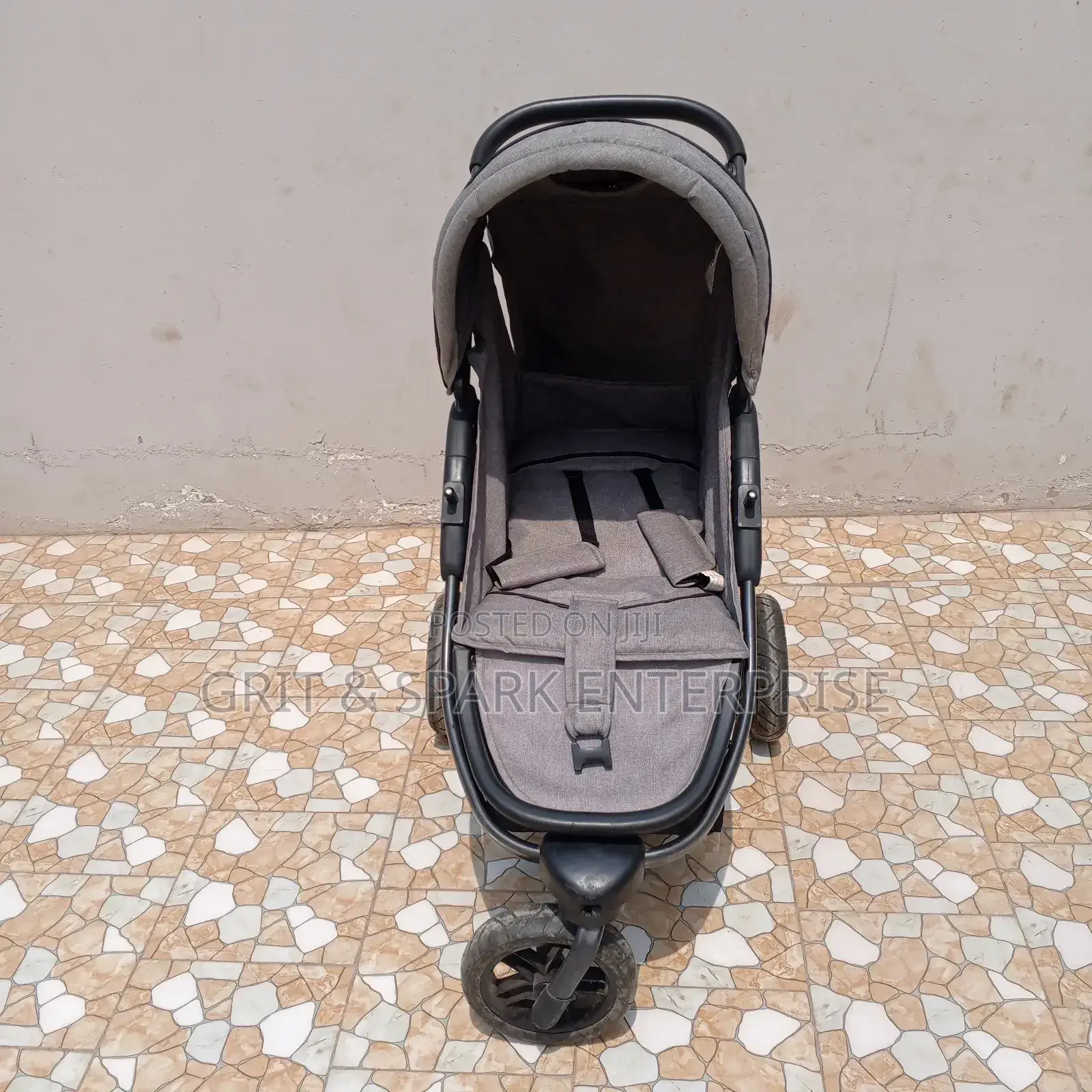 Big Neat Awesome Child Stroller From the Uk
