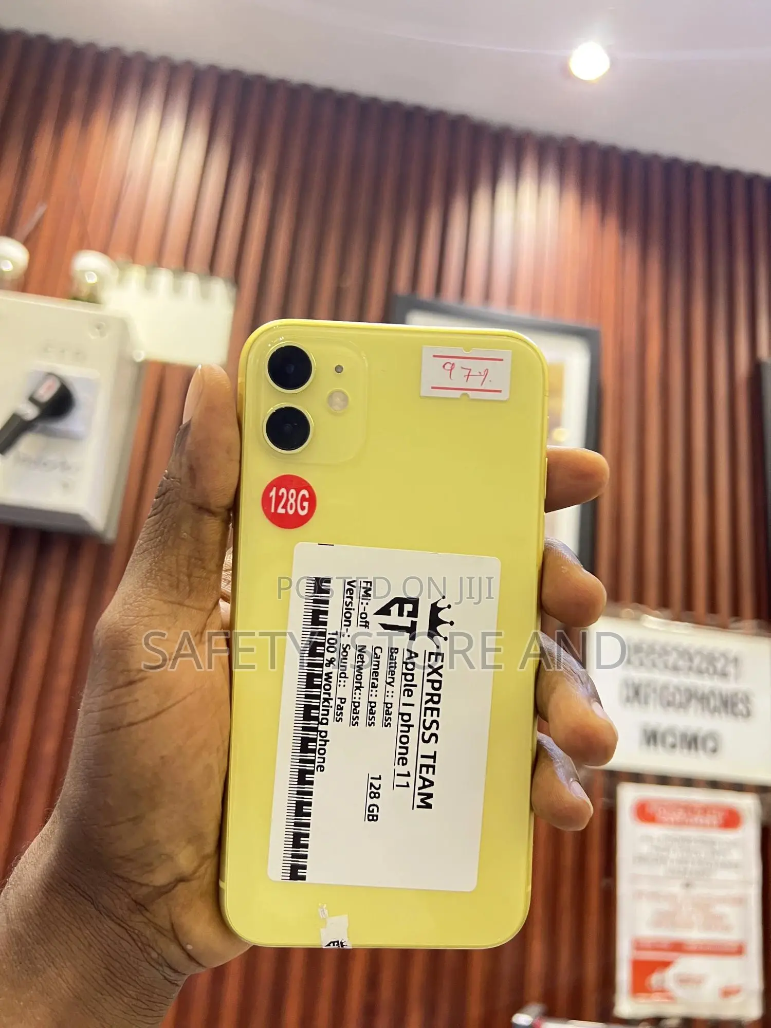 New Apple iPhone 11 128 GB Yellow