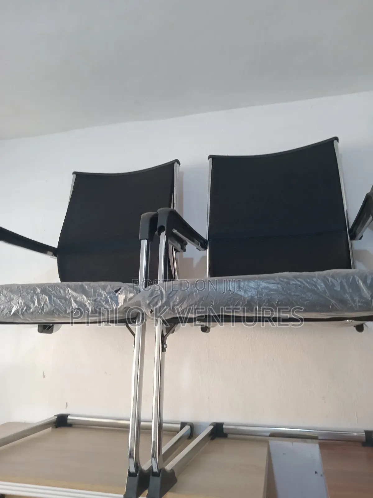 Black Mesh Visitor Seat