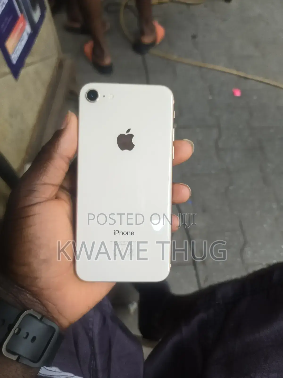 New Apple iPhone 8 64 GB Gold