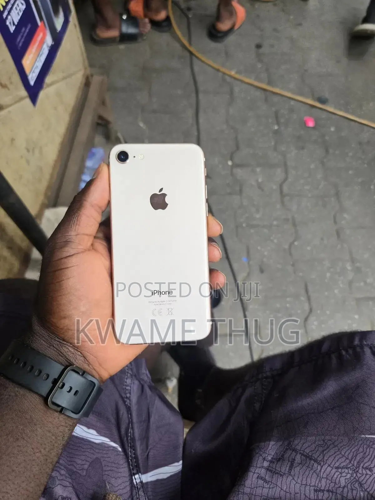 New Apple iPhone 8 64 GB Gold