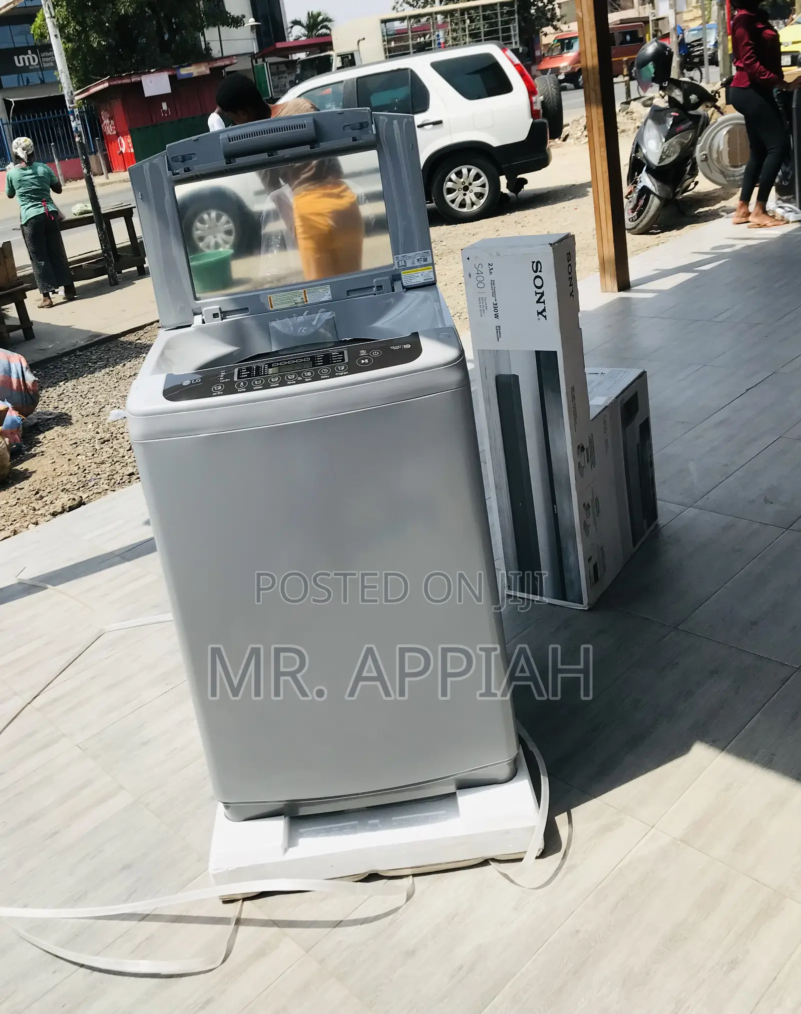 Affordable LG 13kg Top Load Fully Auto Washing Machine.